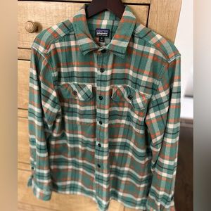 Patagonia Men’s Organic Cotton Midweight Flannel Shirt